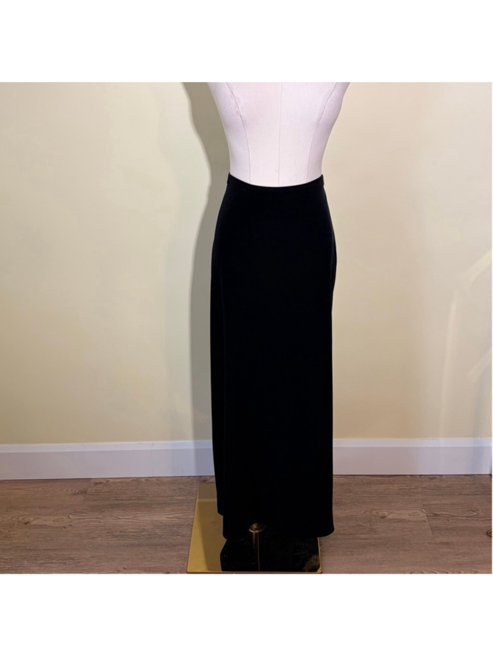 GAP Women’s Vintage Black Velvet Maxi Skit with a Slit M